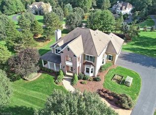 302 Hidden Meadow Ln, Hampton, NJ 08827