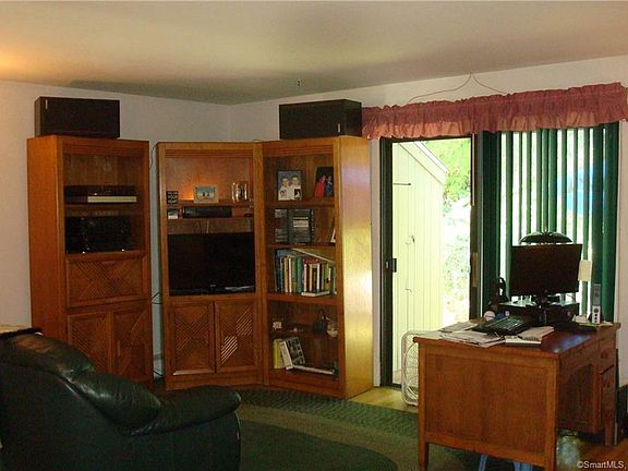 3rd image of 42 McKenna Dr