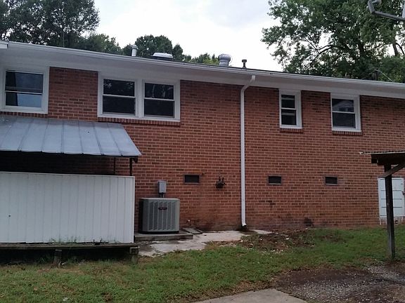 3rd image of 625 Mobile St