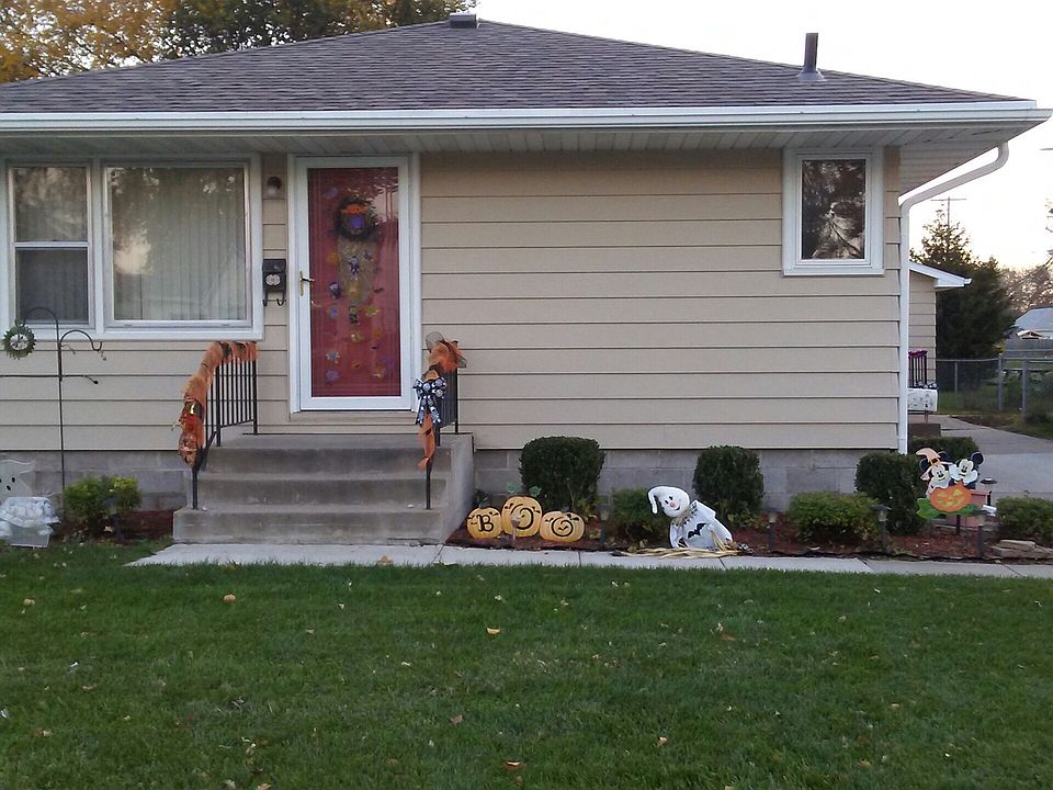1st image of 224 W 16th St