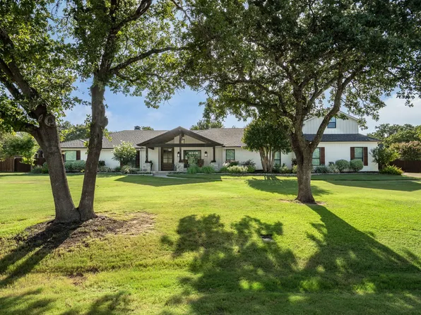 908 Hillside Dr, Copper Canyon, TX 75077