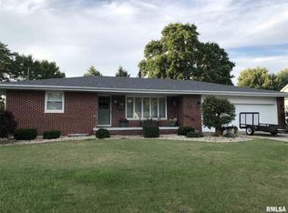 508 W Prairie St, Roanoke, IL