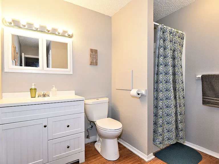 South Point Apartments — Photo 4