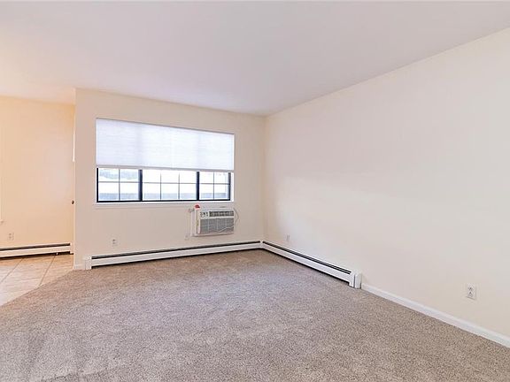 2nd image of 123 Foxwood Cir