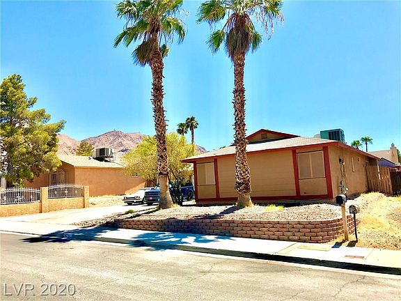 3rd image of 6751 Soldela Dr