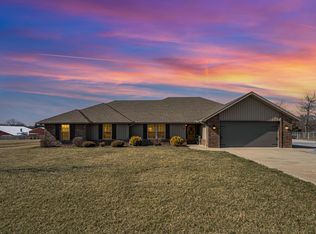 59 Kinder Ln, Rogersville, MO 65742