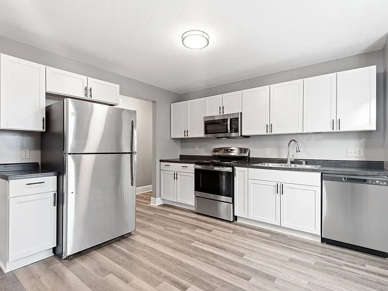 2407 Buchanan St NE #1 — Photo 8
