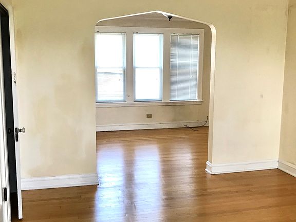 5th image of 5501 N Sawyer Ave