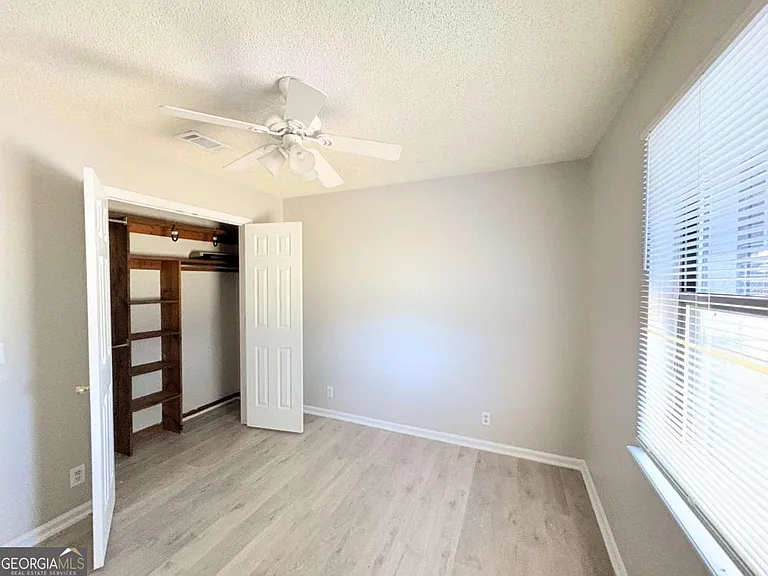 142 Woodvalley Ct — Photo 40