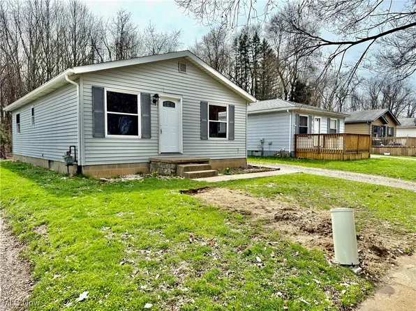 1560 Thurston St, Akron, OH 44320