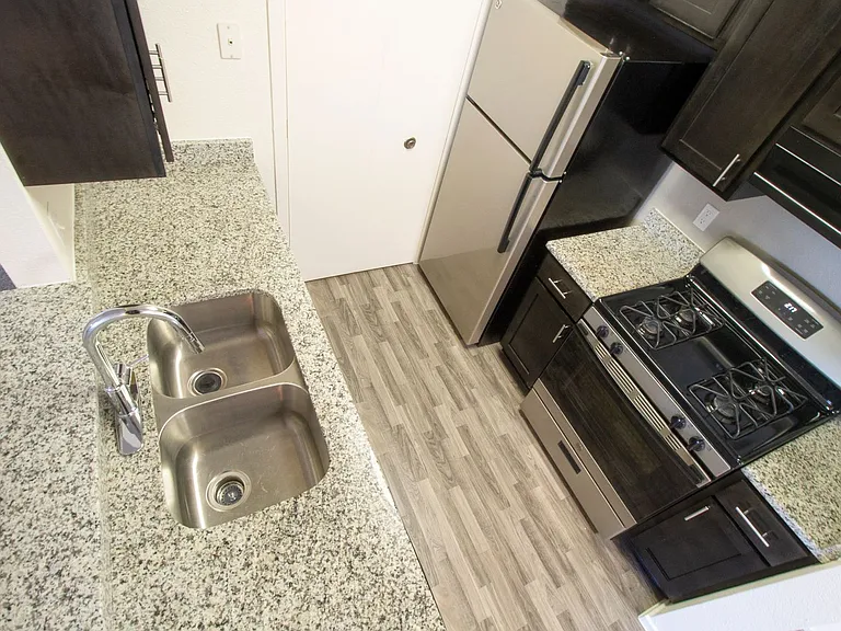 Willow Ridge Apartments — Photo 26