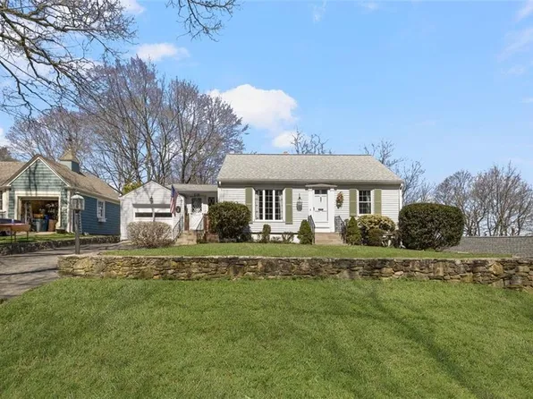99 Woodland St, Lincoln, RI 02865