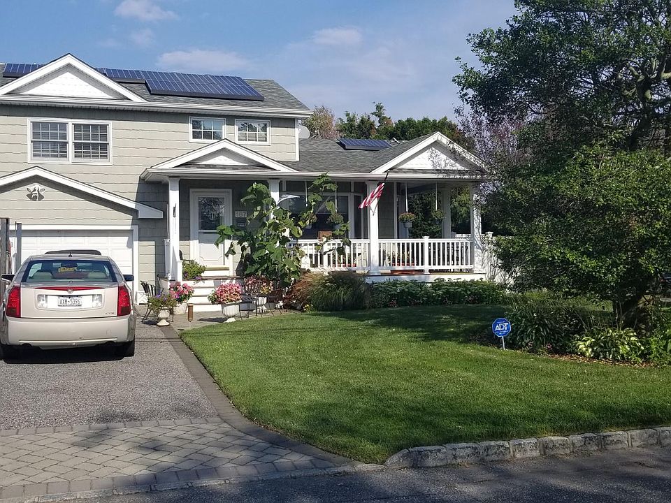 1st image of 188 Secatogue Ln W