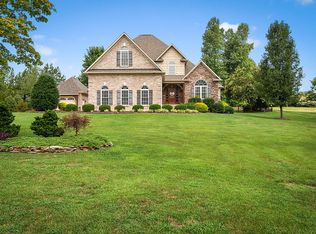 886 Meadowlands Dr, Winston Salem, NC 27107
