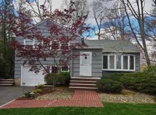 15 Northview Rd, New Providence, NJ 07974