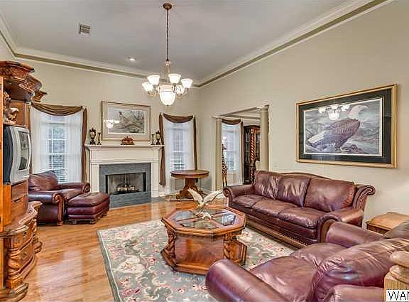 5th image of 1741 Williamsburg Ln