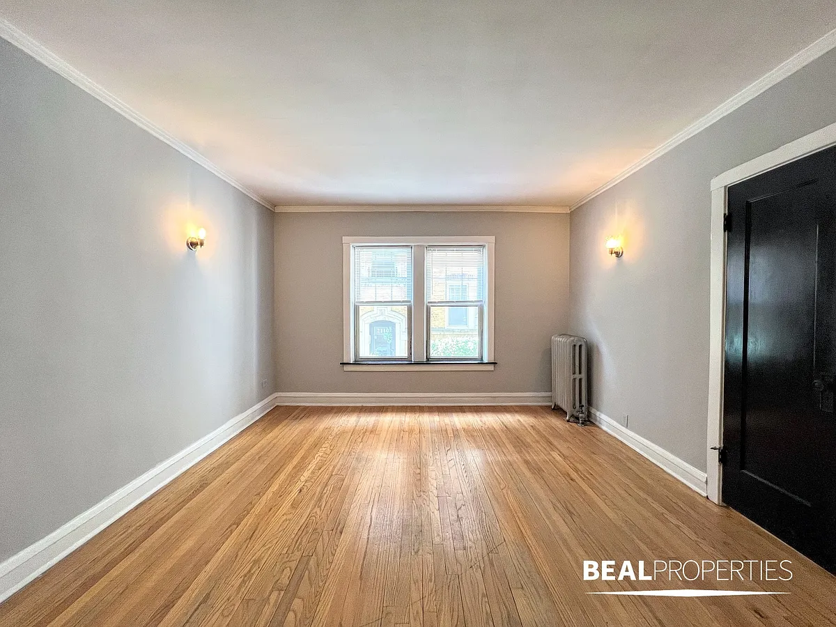 Building Photo - 2106 W Ainslie St #N2