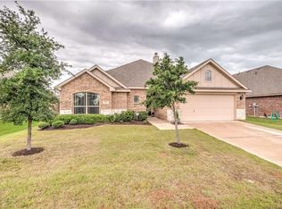 215 Ghost Rider Rd, Waxahachie, TX 75165