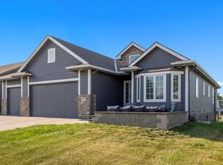 3102 Traders Pointe Rd, Council Bluffs, IA 51501