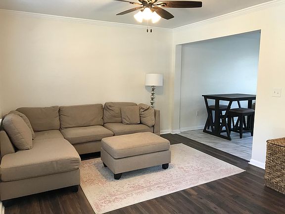 5th image of 415 Parkdale Dr APT 9E