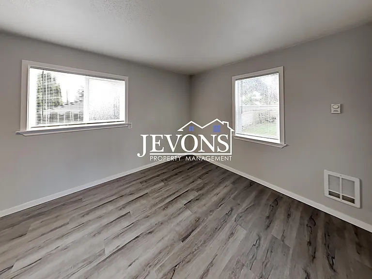 3303 S Ainsworth Ave #A — Photo 9
