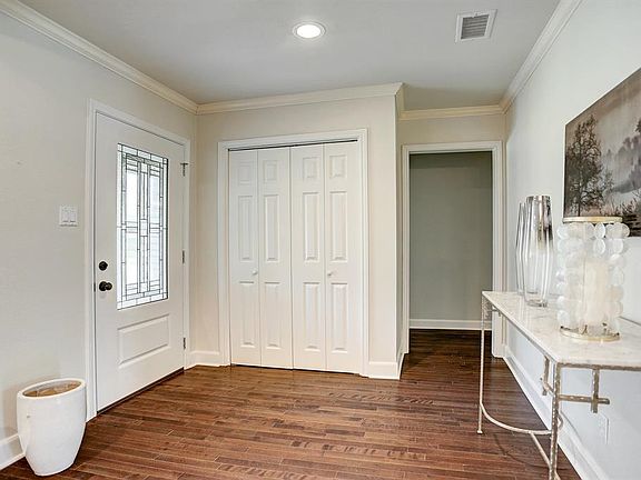 3rd image of 4323 McDermed Dr
