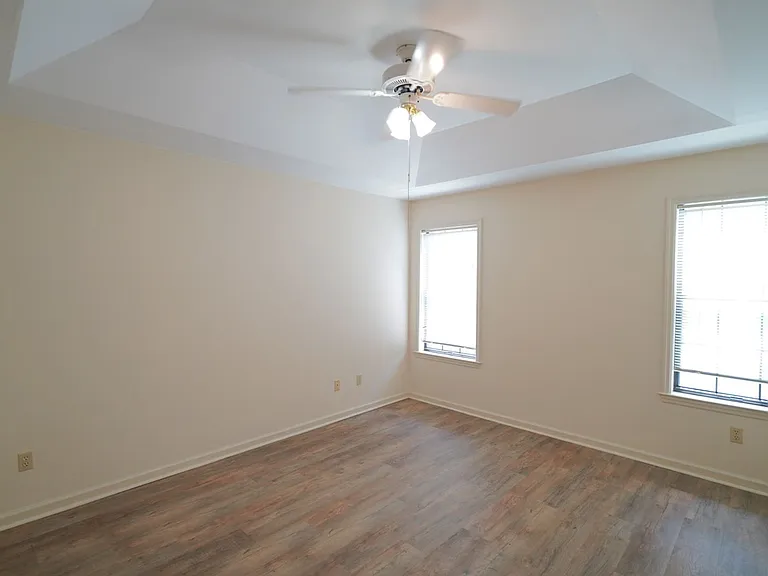 2605 Yarmouth Ln — Photo 12
