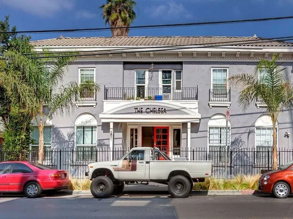 2801 San Marino St, Los Angeles, CA