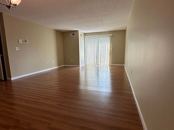 3rd image of 2422 Harbor View Dr