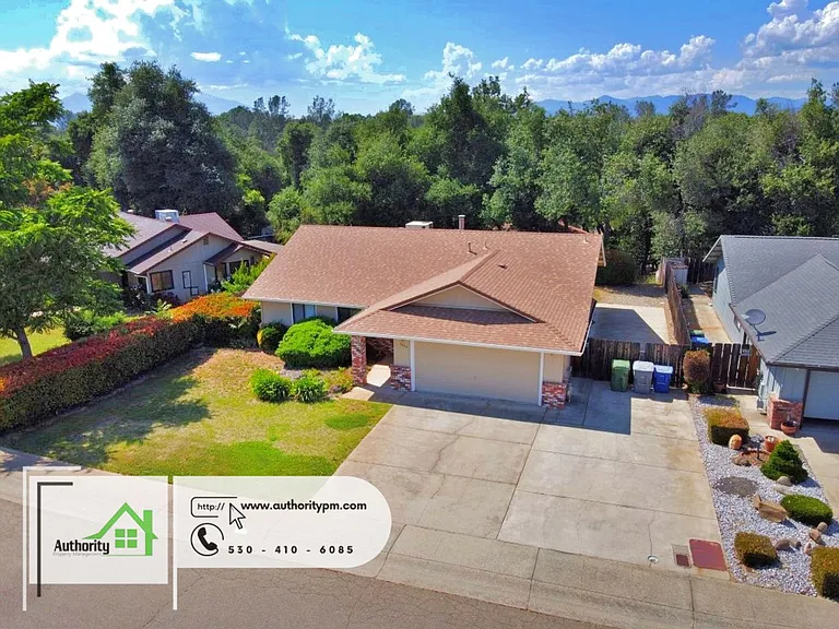 1844 Breckenwood Dr — Photo 2