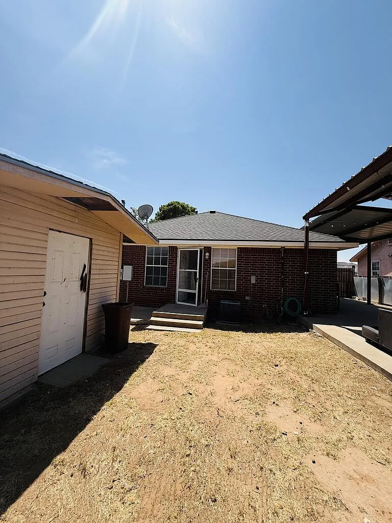 3 bed, 2.0 bath, 1248 sqft, $2,250 — Photo 4