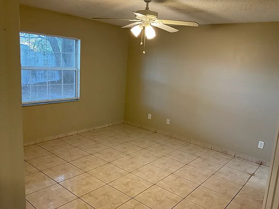 3rd image of 1363 Boulder Dr