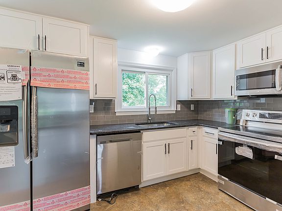 5th image of 229 Valley Green Dr