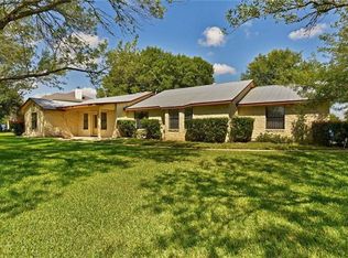 107 Cottonwood Dr, Hutto, TX 78634