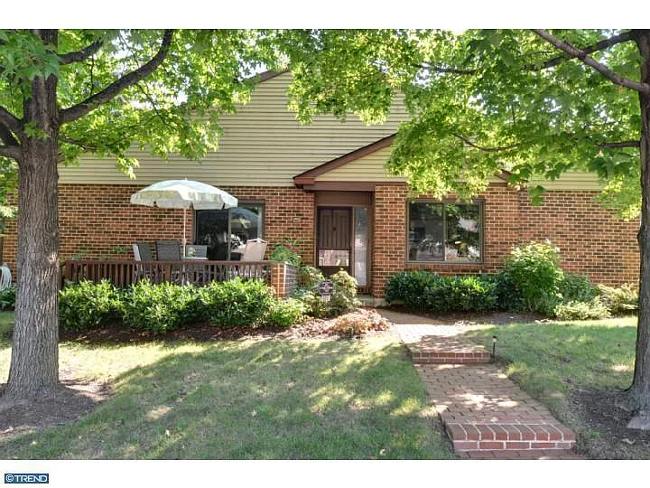 601 Hanover Ct photo 1