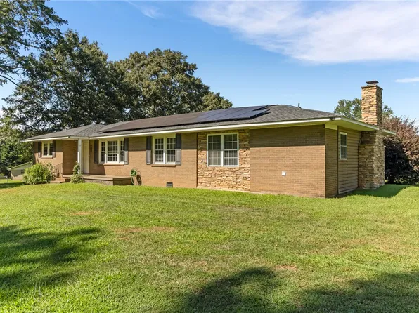 108 Angela Dr, Piedmont, SC 29673