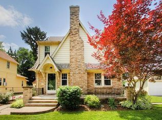 1132 Veto St NW, Grand Rapids, MI 49504