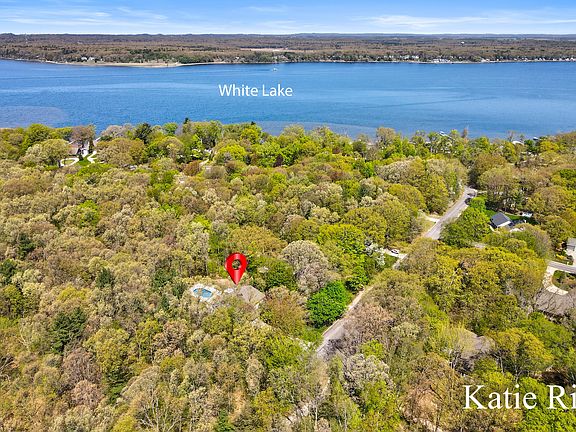 4th image of 6611 Burton Woods Dr