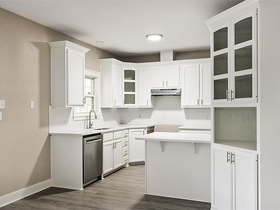4th image of 201 E Ward Dr