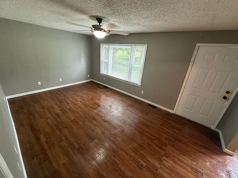20201 E Truman Rd — Photo 12