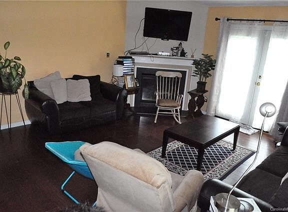 5th image of 2631 Nicolet Glen Dr