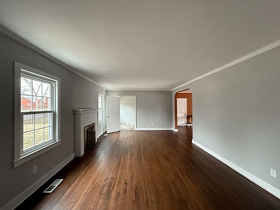 2nd image of 1413 Hadley Ave