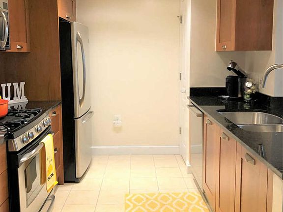 4th image of 2451 Midtown Ave #501