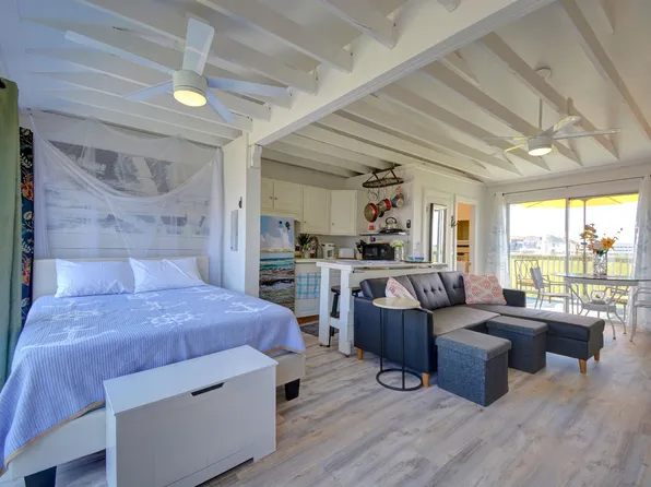 615 Ocean Boulevard, Hampton, NH 03842