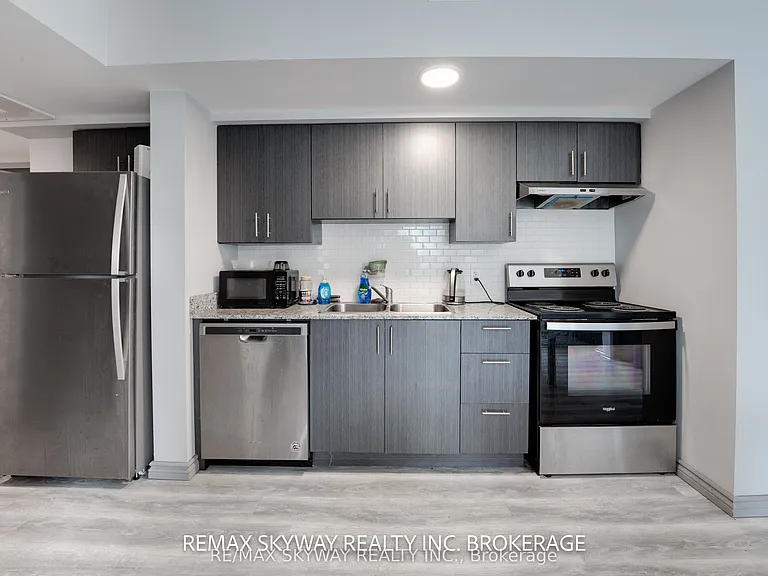 275 Larch St #H203 — Photo 9