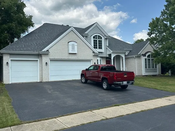 473 Ridgelawn Trl, Batavia, IL 60510