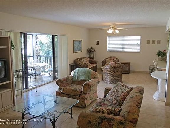 4th image of 520 Orton Ave APT 301