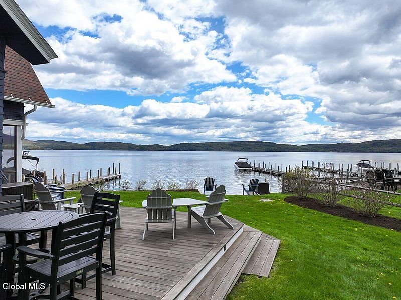4th image of 6 Lake Forest Lane