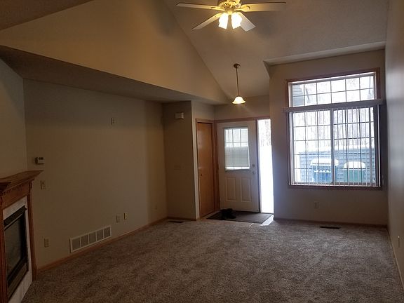 3rd image of 2097 Willow Cir