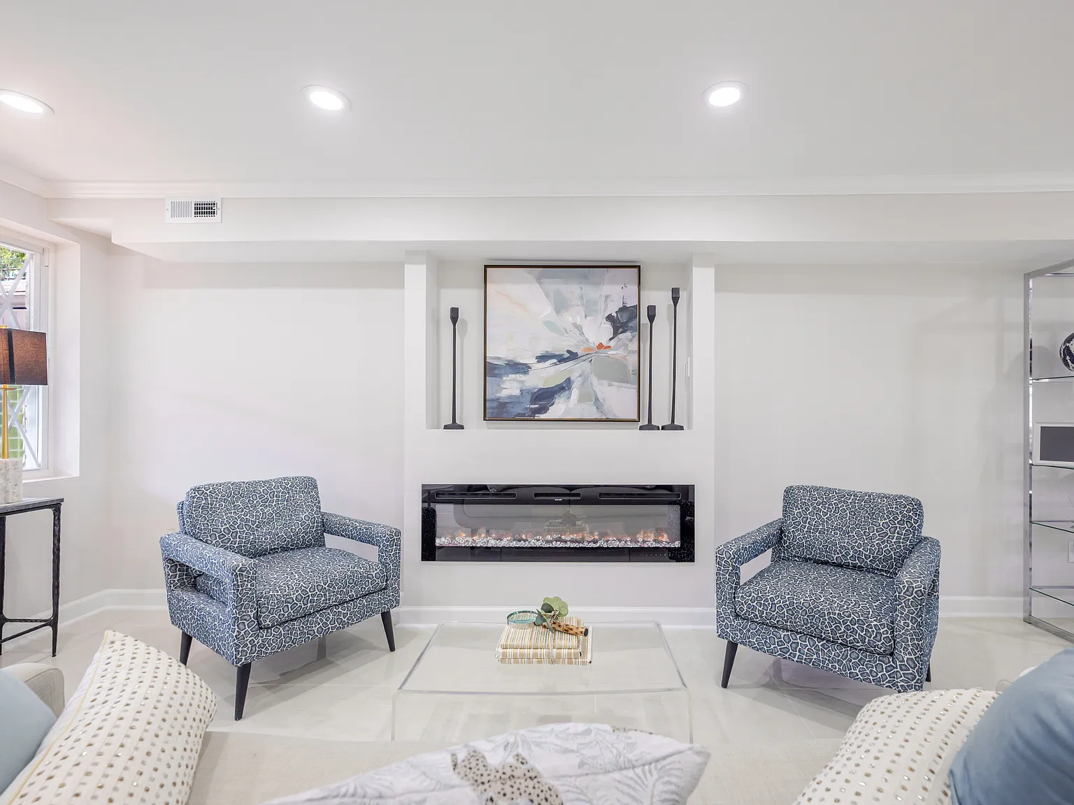 3 bed, 1196 sqft, $3,495 — Photo 3
